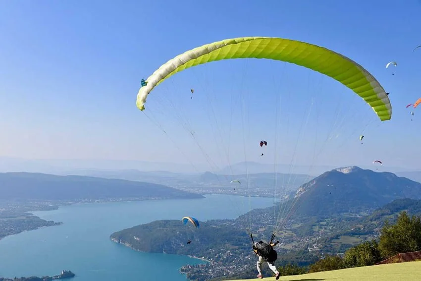 paragliding himachal